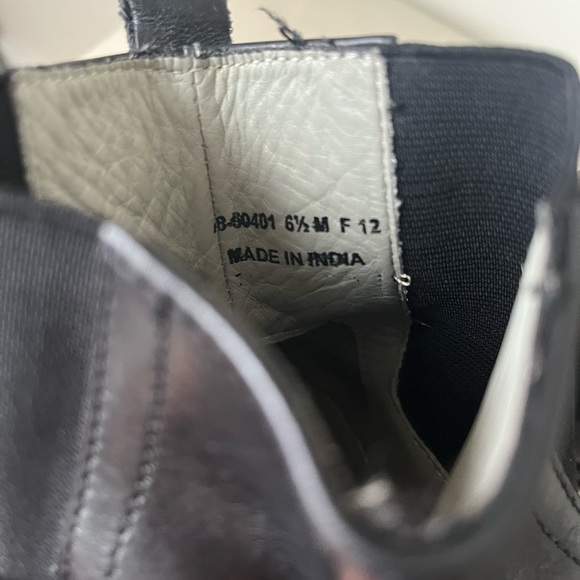 Johnston& Murphy Women’s Chelsea Black Leather Ankle Bootie’s Size 6.5 - Picture 7 of 13